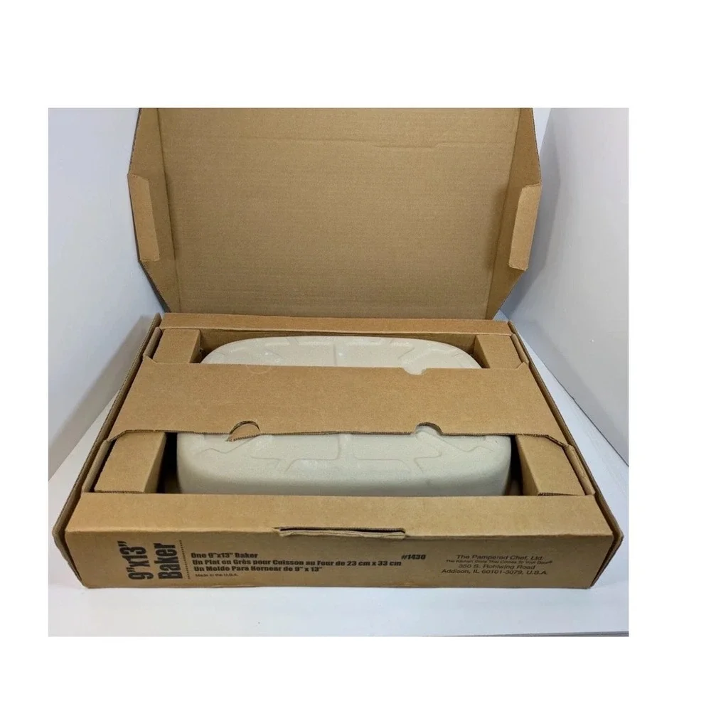 Pampered Chef 9x13 Stoneware Baker Family Heritage Collection  With Mini Spatula
